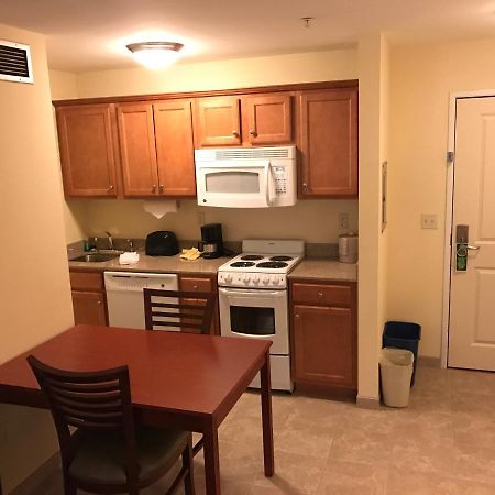 White River Inn & Suites Уайт Ривър Джънкшън Екстериор снимка