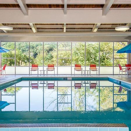 White River Inn & Suites Уайт Ривър Джънкшън Екстериор снимка