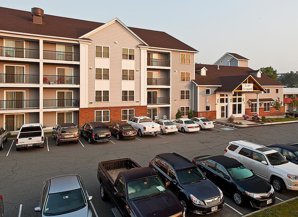 White River Inn & Suites Уайт Ривър Джънкшън Екстериор снимка