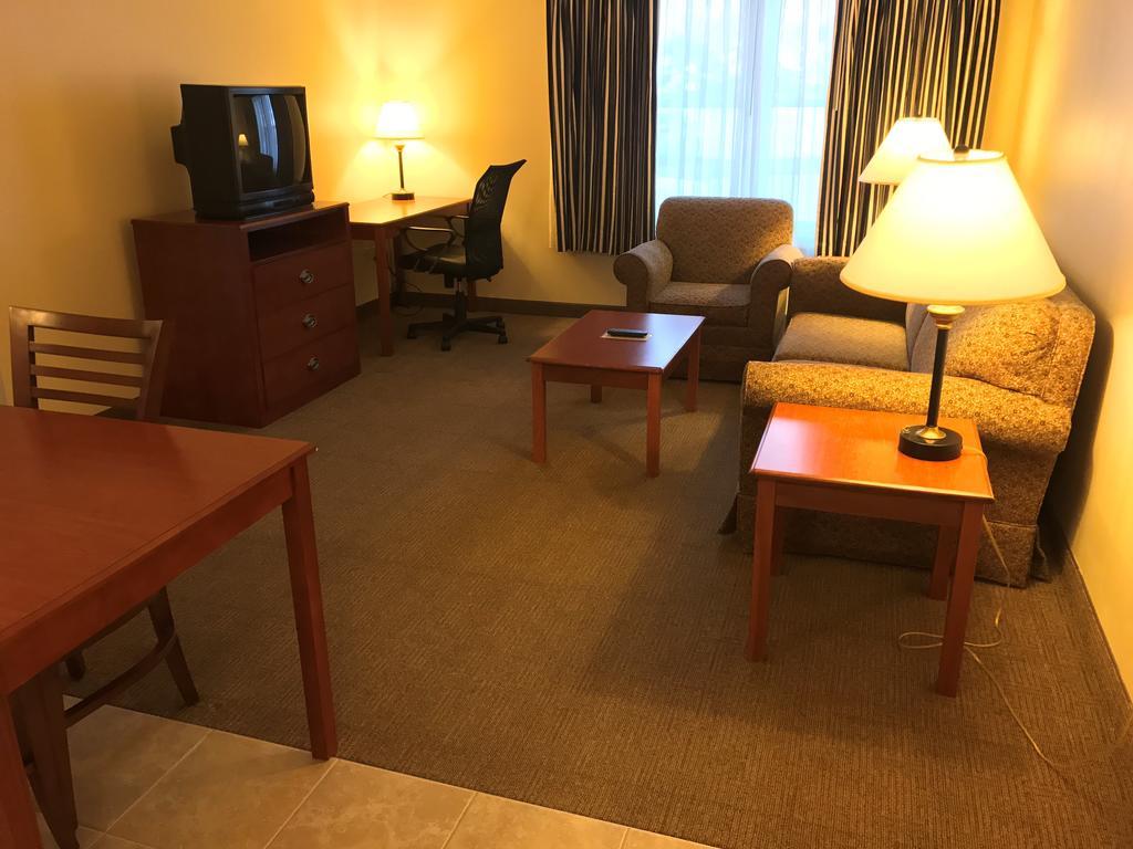 White River Inn & Suites Уайт Ривър Джънкшън Екстериор снимка