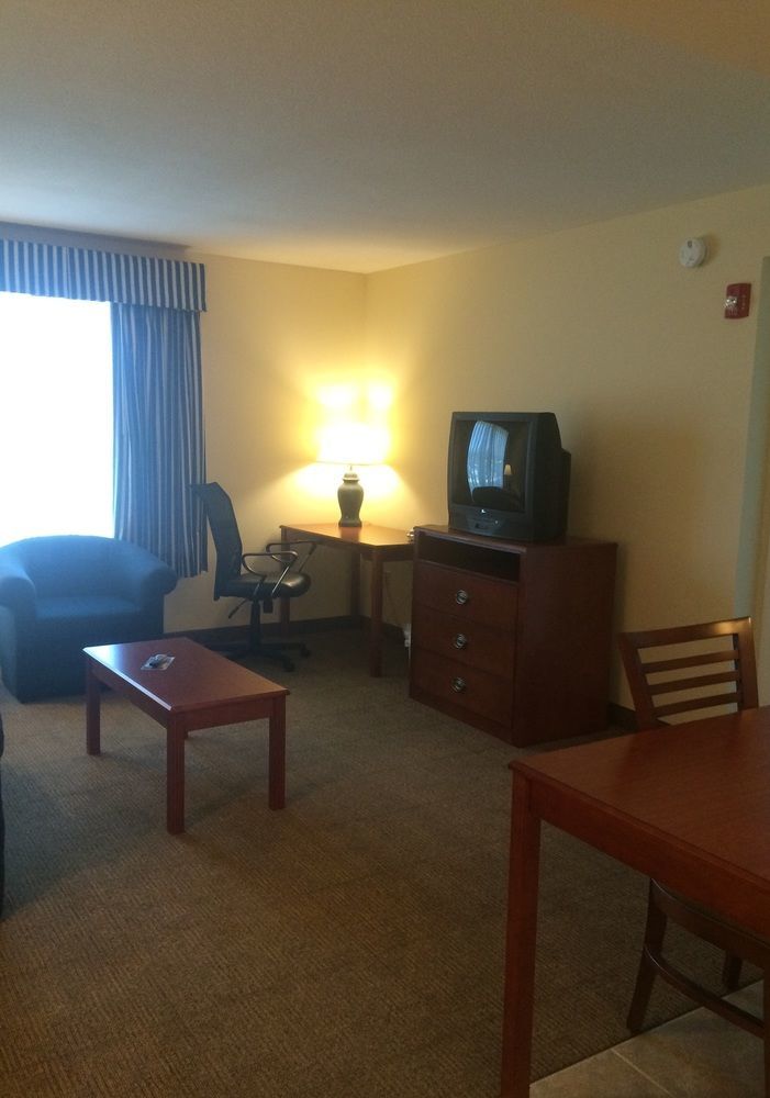 White River Inn & Suites Уайт Ривър Джънкшън Екстериор снимка