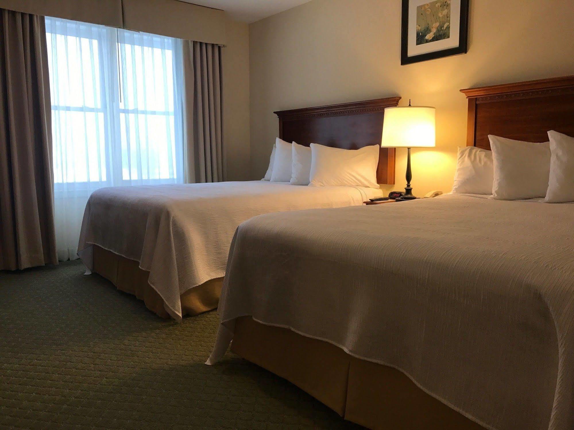 White River Inn & Suites Уайт Ривър Джънкшън Екстериор снимка