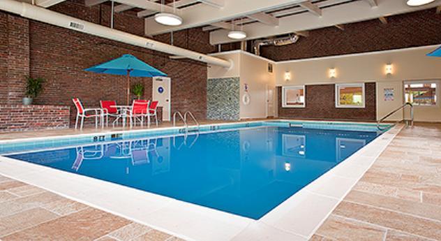 White River Inn & Suites Уайт Ривър Джънкшън Екстериор снимка