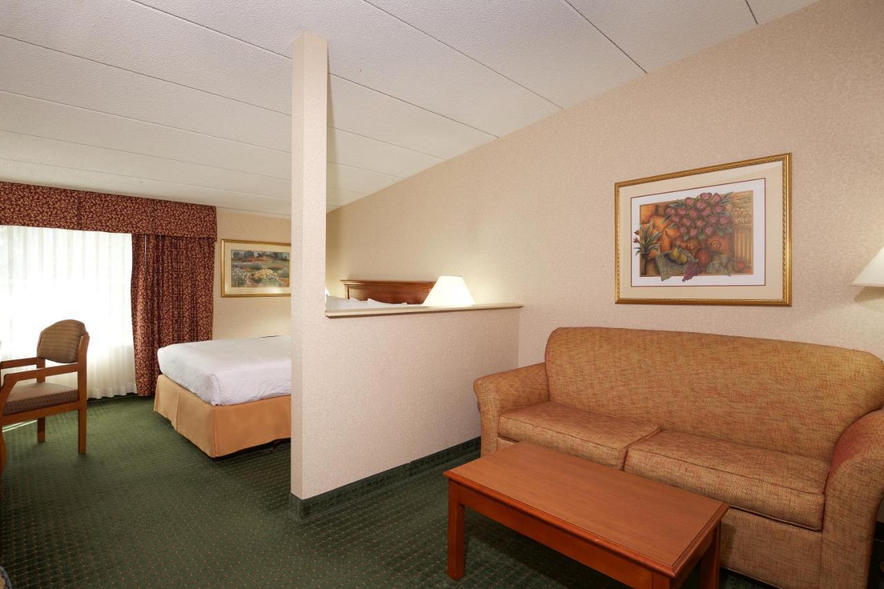 White River Inn & Suites Уайт Ривър Джънкшън Екстериор снимка